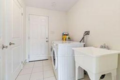 Photo 6 at 3192 Mintwood Circle, GO Glenorchy, Oakville