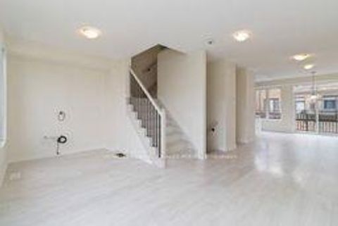 Photo 12 at 3192 Mintwood Circle, GO Glenorchy, Oakville