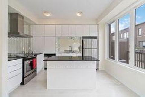 Photo 13 at 3192 Mintwood Circle, GO Glenorchy, Oakville