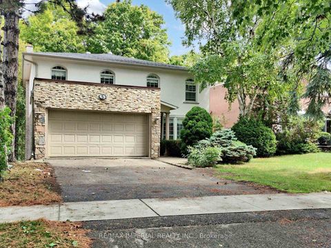 Photo 0 at 5 Creekside Road, Newtonbrook East, Toronto