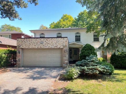 Photo 1 at 5 Creekside Road, Newtonbrook East, Toronto