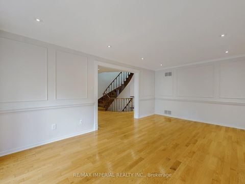 Photo 6 at 5 Creekside Road, Newtonbrook East, Toronto