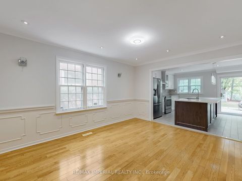 Photo 15 at 5 Creekside Road, Newtonbrook East, Toronto