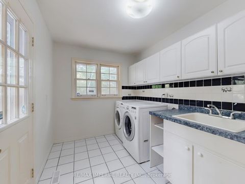 Photo 18 at 5 Creekside Road, Newtonbrook East, Toronto