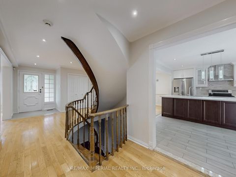 Photo 19 at 5 Creekside Road, Newtonbrook East, Toronto