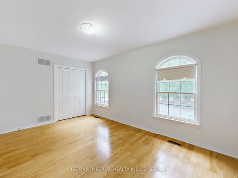 Photo 20 at 5 Creekside Road, Newtonbrook East, Toronto