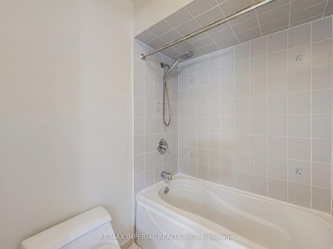 Photo 22 at 5 Creekside Road, Newtonbrook East, Toronto