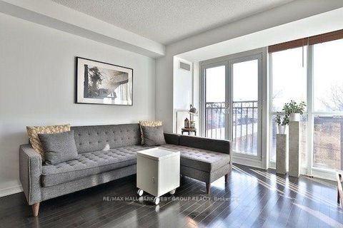 Photo 1 at 305 - 308 Palmerston Avenue, Little Italy, Toronto