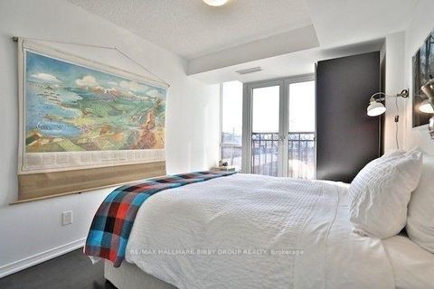 Photo 11 at 305 - 308 Palmerston Avenue, Little Italy, Toronto
