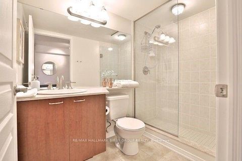 Photo 17 at 305 - 308 Palmerston Avenue, Little Italy, Toronto