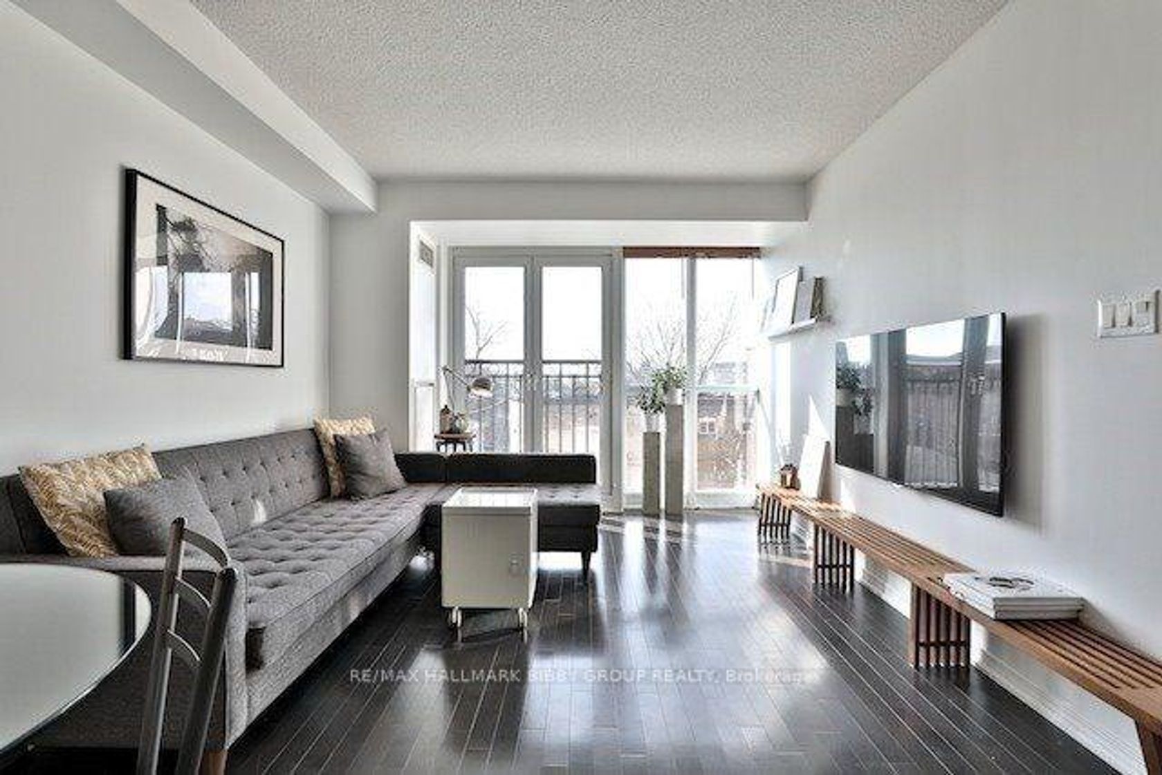305 - 308 Palmerston Avenue, Little Italy, Toronto by Loree Meneguzzi Real Estate 305 - 308 Palmerston Avenue, Little Italy, Toronto