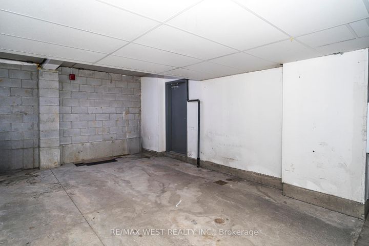 Photo 6 at 32 - 2061 Weston Road, Weston, Toronto
