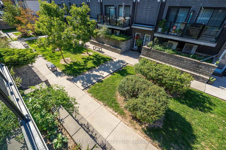 Photo 18 at 32 - 2061 Weston Road, Weston, Toronto