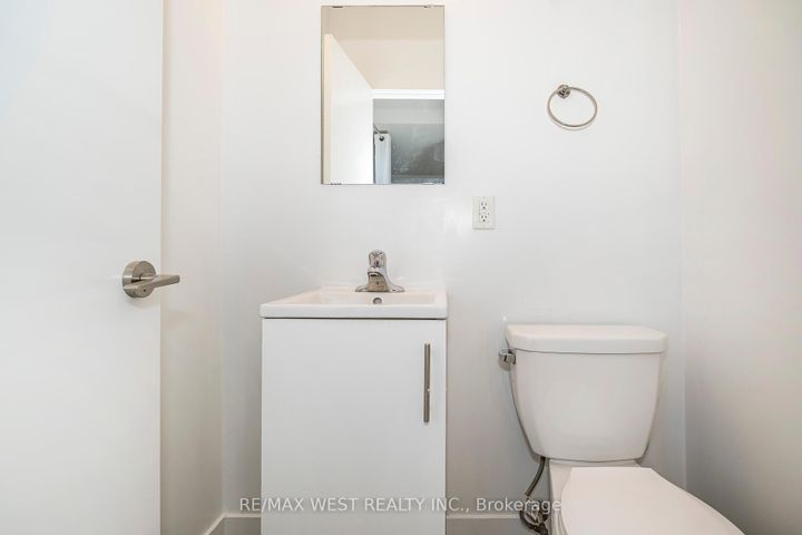 Photo 19 at 32 - 2061 Weston Road, Weston, Toronto