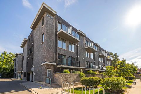 Photo 3 at 32 - 2061 Weston Road, Weston, Toronto