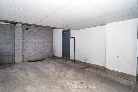 Photo 6 at 32 - 2061 Weston Road, Weston, Toronto