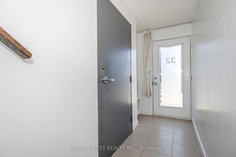 Photo 8 at 32 - 2061 Weston Road, Weston, Toronto