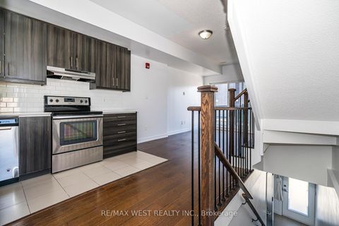 Photo 9 at 32 - 2061 Weston Road, Weston, Toronto