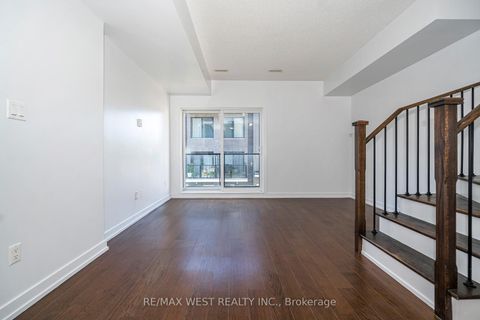 Photo 13 at 32 - 2061 Weston Road, Weston, Toronto