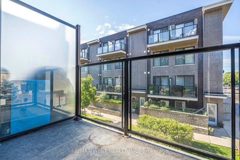 Photo 17 at 32 - 2061 Weston Road, Weston, Toronto