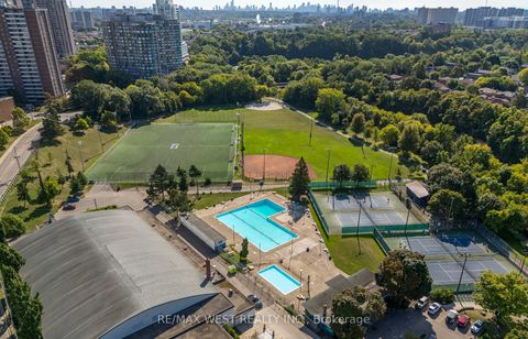 Photo 39 at 32 - 2061 Weston Road, Weston, Toronto