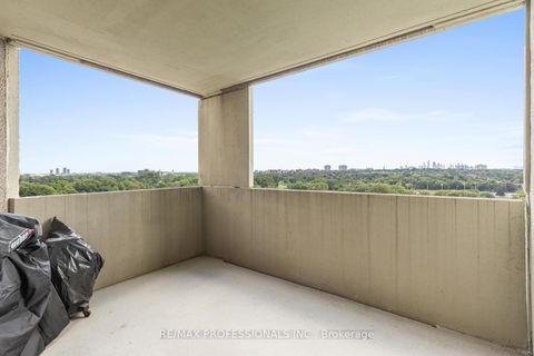 Photo 13 at E5 - 296 Mill Road, Markland Wood, Toronto