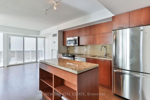 Photo 3 at 411 - 126 Simcoe Street, Waterfront Communities C1, Toronto