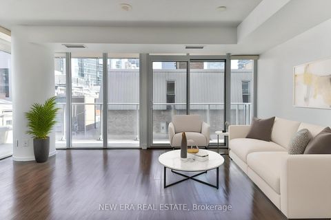 Photo 6 at 411 - 126 Simcoe Street, Waterfront Communities C1, Toronto