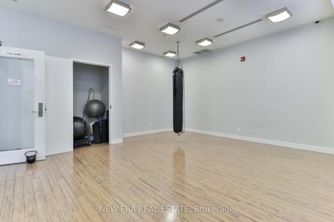 Photo 16 at 411 - 126 Simcoe Street, Waterfront Communities C1, Toronto