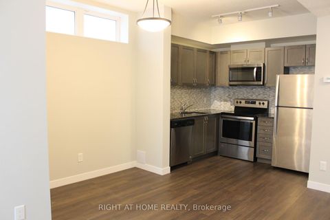 Photo 3 at 17 - 6 Bicknell Avenue, Eglinton West, Toronto