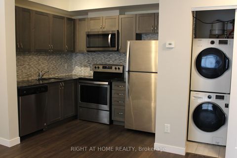 Photo 5 at 17 - 6 Bicknell Avenue, Eglinton West, Toronto