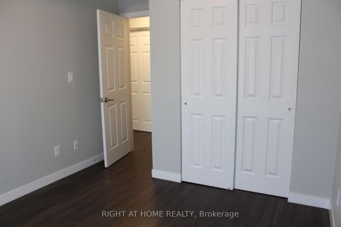 Photo 7 at 17 - 6 Bicknell Avenue, Eglinton West, Toronto