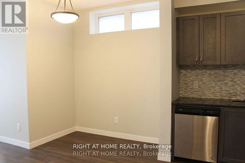 Photo 10 at 17 - 6 Bicknell Avenue, Eglinton West, Toronto