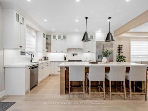 Photo 9 at 3390 Fox Run Circle, BR Bronte, Oakville