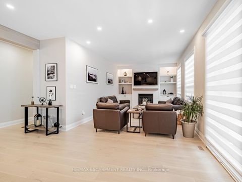 Photo 13 at 3390 Fox Run Circle, BR Bronte, Oakville