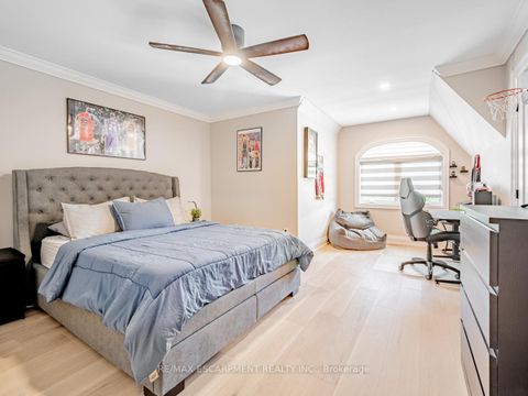 Photo 25 at 3390 Fox Run Circle, BR Bronte, Oakville