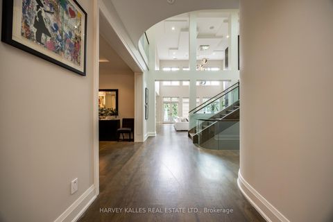 Photo 10 at 14 Sulgrave Crescent, Windfields, Toronto