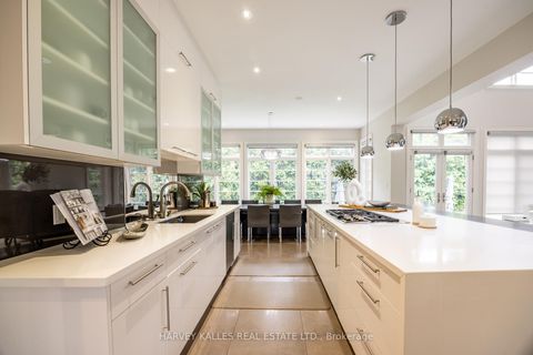 Photo 13 at 14 Sulgrave Crescent, Windfields, Toronto