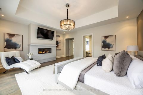 Photo 23 at 14 Sulgrave Crescent, Windfields, Toronto