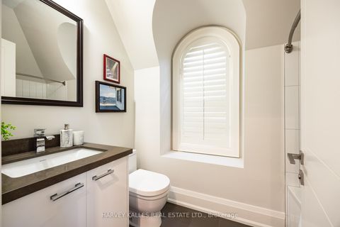Photo 32 at 14 Sulgrave Crescent, Windfields, Toronto