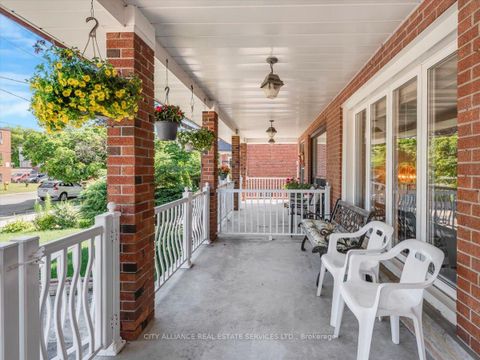 Photo 3 at 122 Brookhaven Drive, Amesbury, Toronto