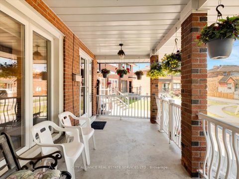 Photo 4 at 122 Brookhaven Drive, Amesbury, Toronto