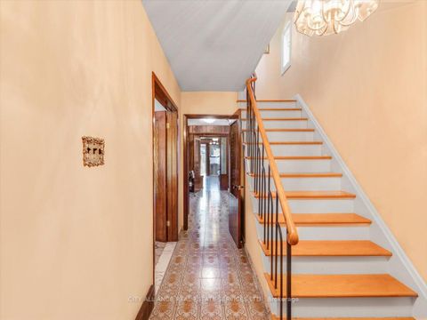Photo 5 at 122 Brookhaven Drive, Amesbury, Toronto