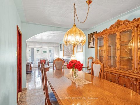 Photo 7 at 122 Brookhaven Drive, Amesbury, Toronto