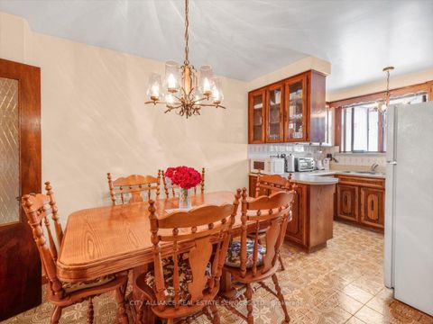 Photo 15 at 122 Brookhaven Drive, Amesbury, Toronto