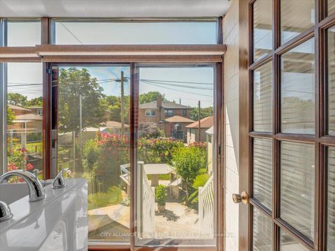 Photo 19 at 122 Brookhaven Drive, Amesbury, Toronto