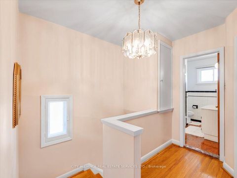Photo 22 at 122 Brookhaven Drive, Amesbury, Toronto