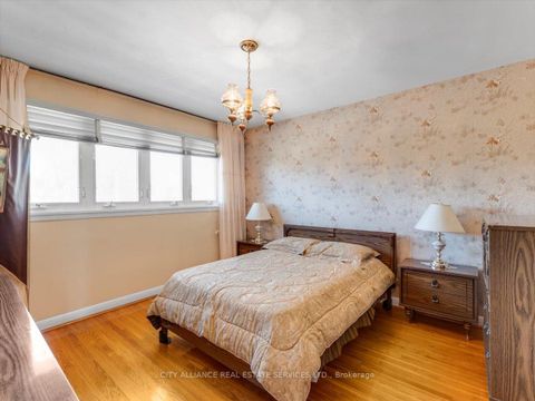 Photo 24 at 122 Brookhaven Drive, Amesbury, Toronto
