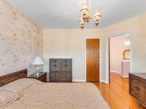 Photo 25 at 122 Brookhaven Drive, Amesbury, Toronto