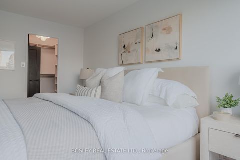 Photo 33 at 406 - 47 St Clair Avenue W, St. Clair, Toronto